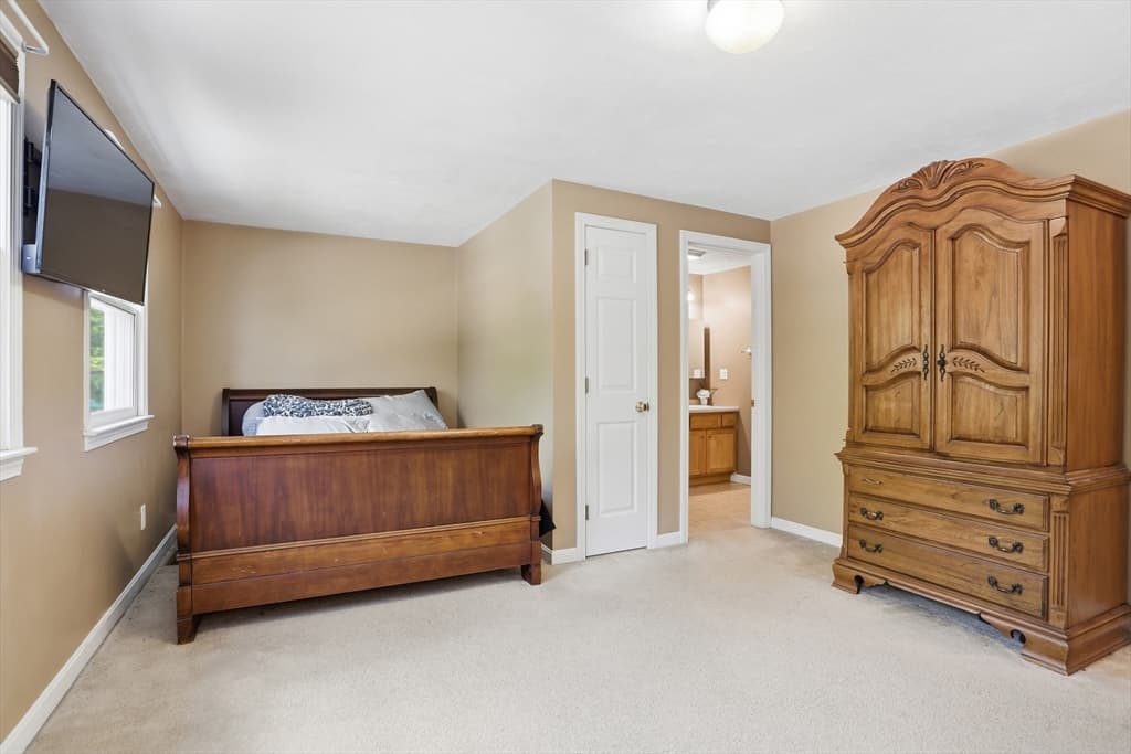 Condominium at 1185 Main St # 4, Clinton MA 01510, photo 23 of 36