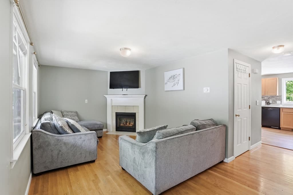 Condominium at 1185 Main St # 4, Clinton MA 01510, photo 6 of 36