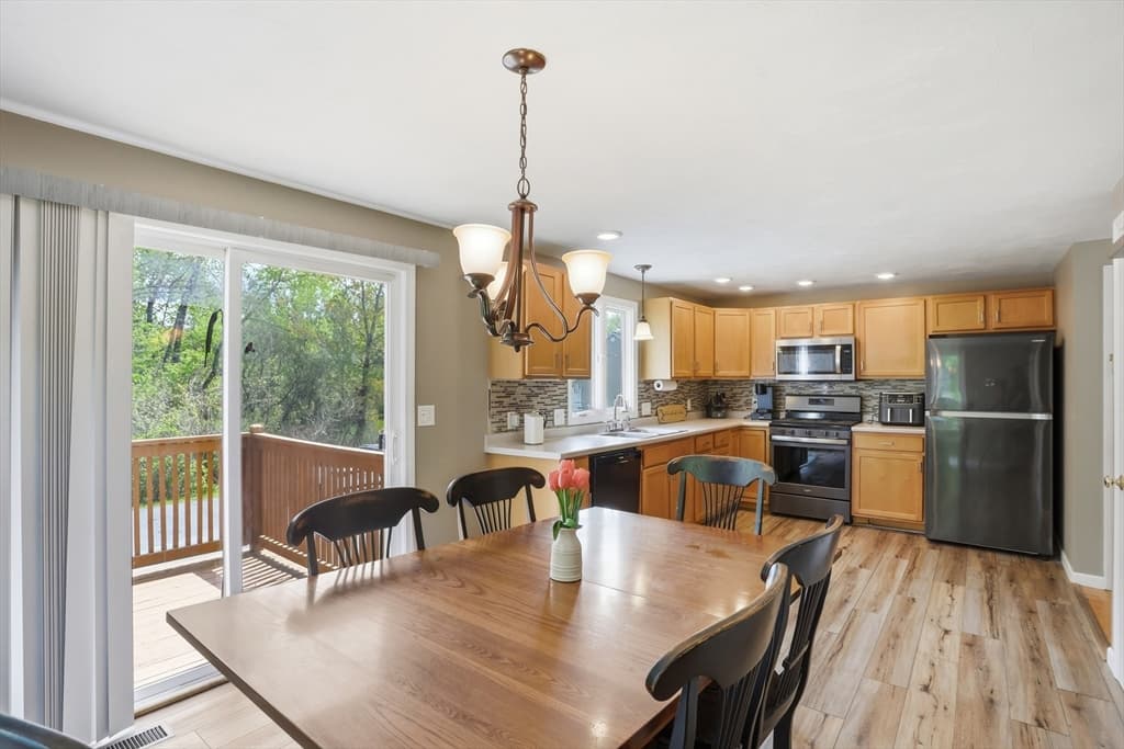 Condominium at 1185 Main St # 4, Clinton MA 01510, photo 16 of 36