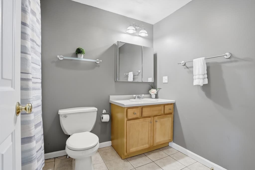Condominium at 1185 Main St # 4, Clinton MA 01510, photo 26 of 36