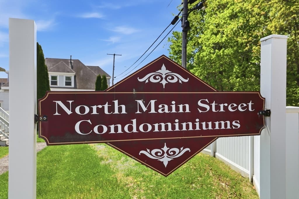 Condominium at 1185 Main St # 4, Clinton MA 01510, photo 3 of 36