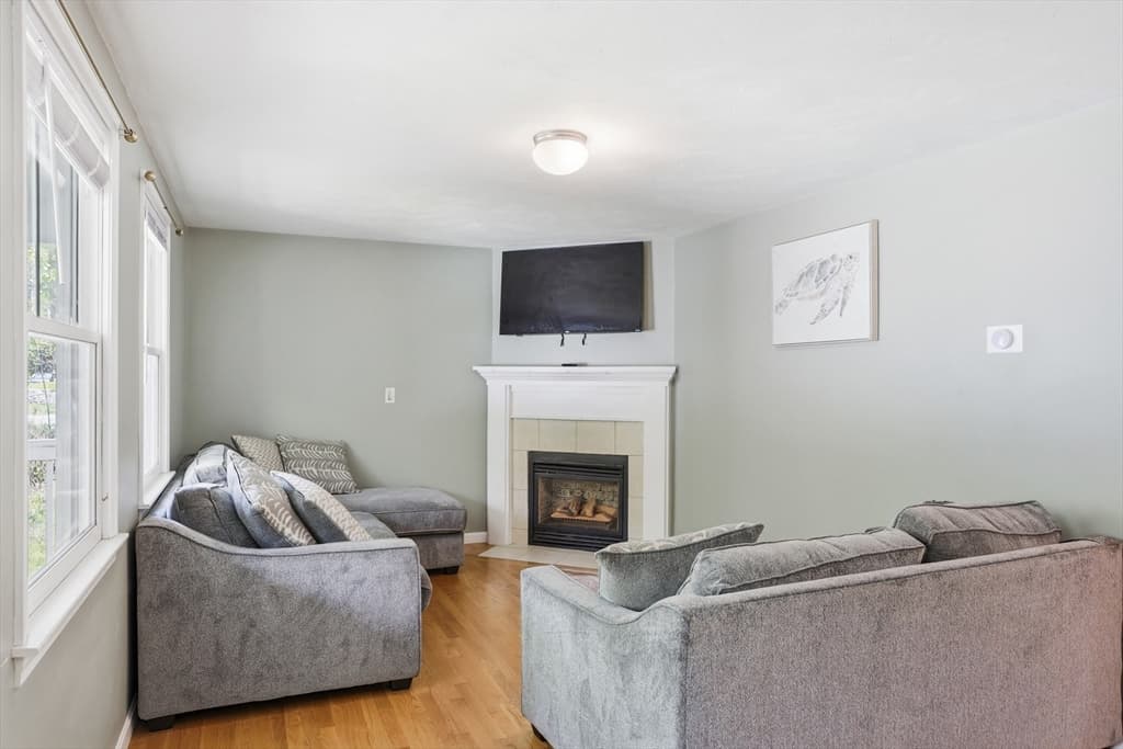 Condominium at 1185 Main St # 4, Clinton MA 01510, photo 9 of 36