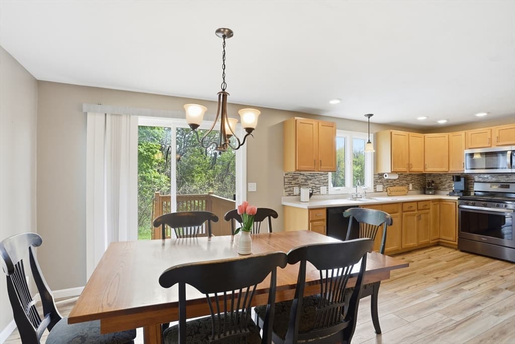 Condominium at 1185 Main St # 4, Clinton MA 01510, photo 19 of 36