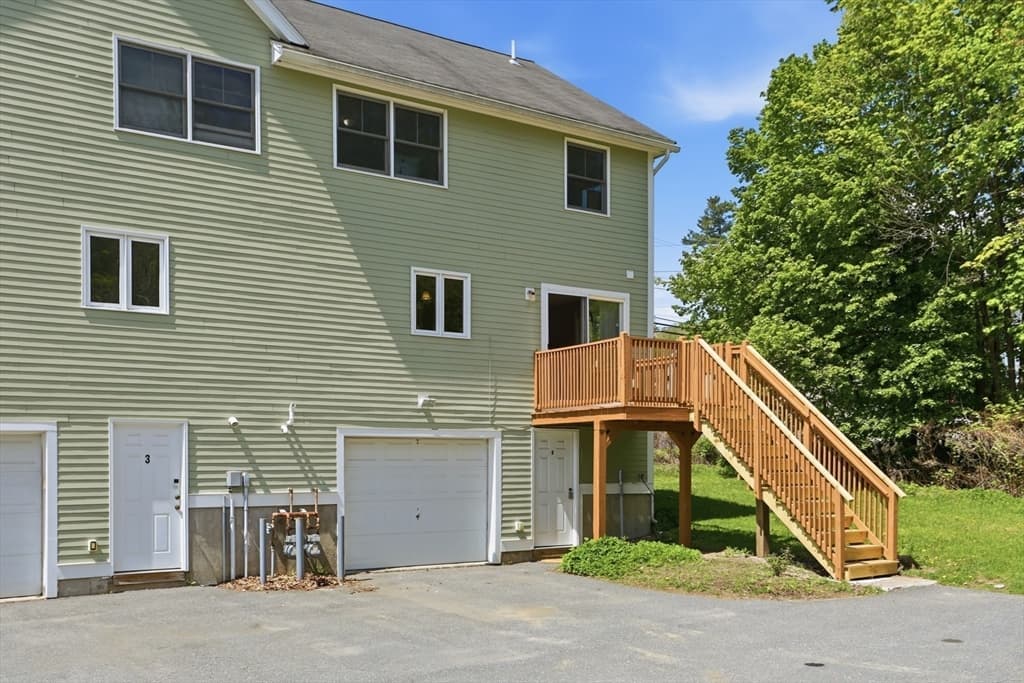 Condominium at 1185 Main St # 4, Clinton MA 01510, photo 4 of 36