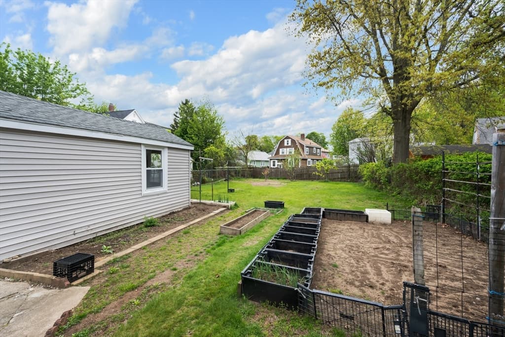 35 Sewall St, Quincy MA 02170 photo 7