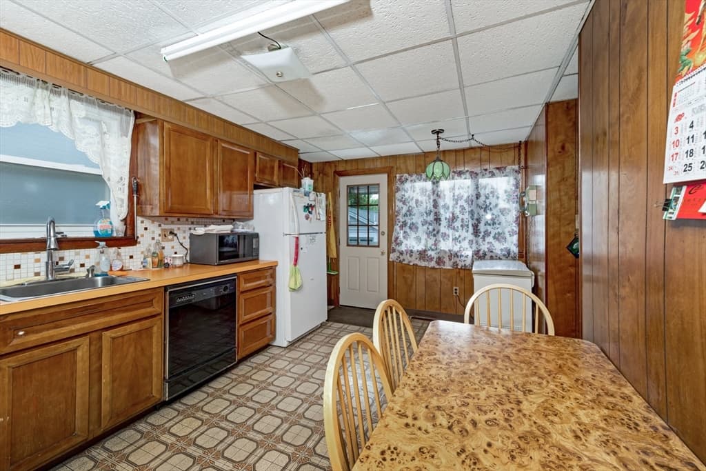 35 Sewall St, Quincy MA 02170 photo 15