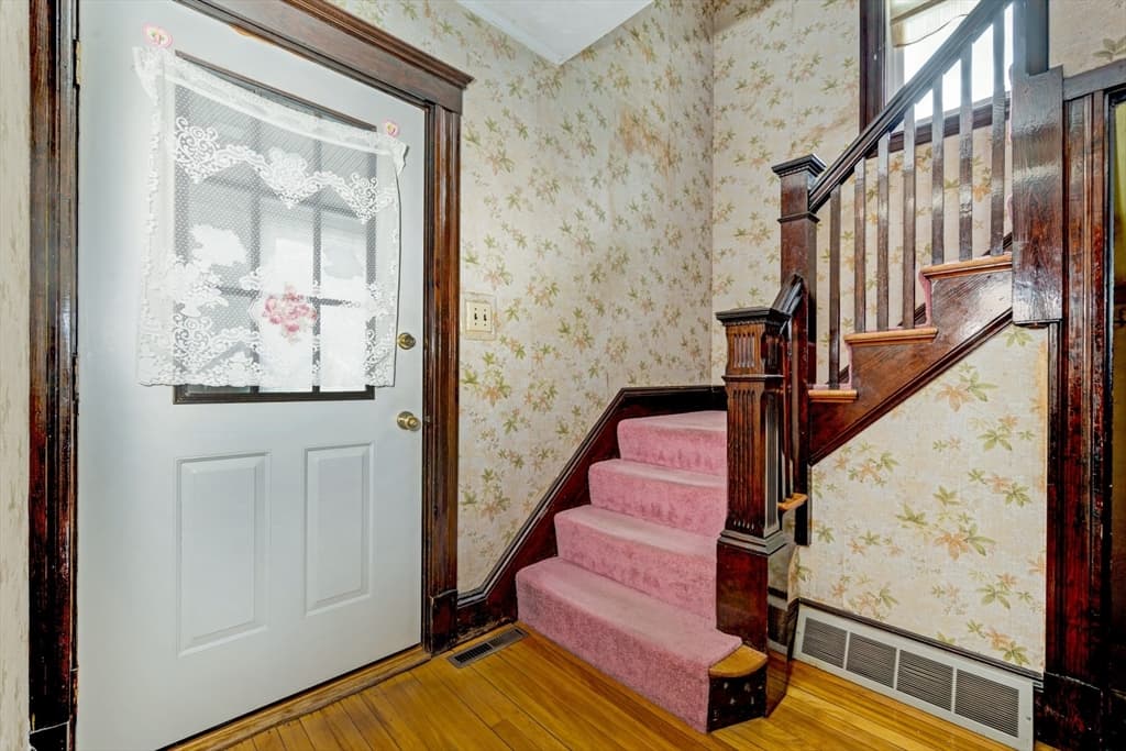 35 Sewall St, Quincy MA 02170 photo 8