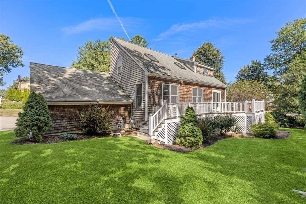 Single Family Residence at 18 Cedarledge Vlg # 18, Cohasset MA 02025, Cohasset, photo 32 of 37