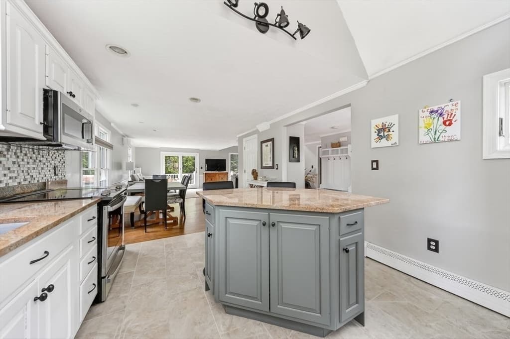Single Family Residence at 18 Cedarledge Vlg # 18, Cohasset MA 02025, Cohasset, photo 8 of 37