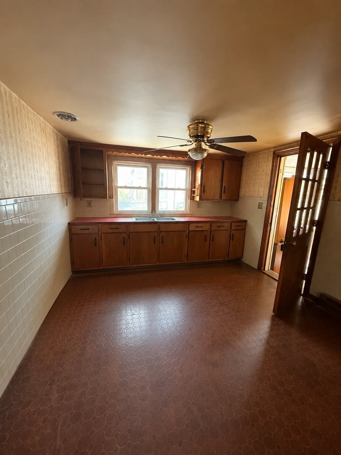 Single Family Residence at 7 Lorette St, Boston MA 02132, Boston, photo 3 of 19
