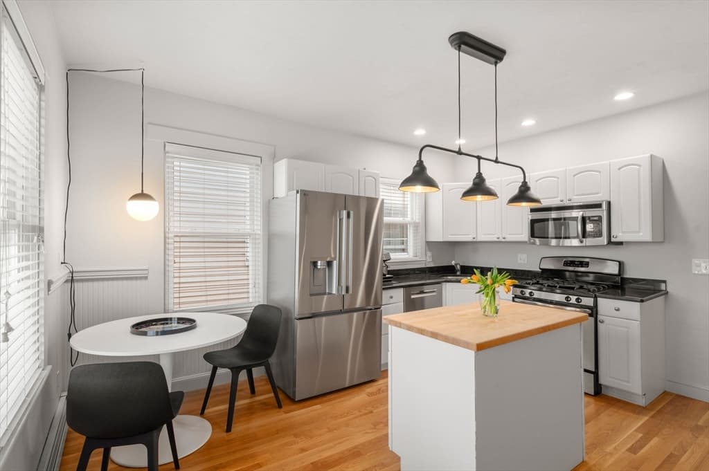 Condominium at 443 E 7th # 3, Boston MA 02127, Boston, photo 5 of 17