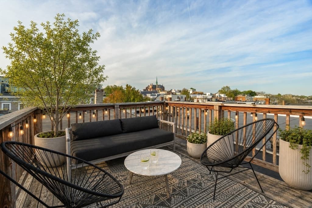Condominium at 443 E 7th # 3, Boston MA 02127, Boston, photo 10 of 17