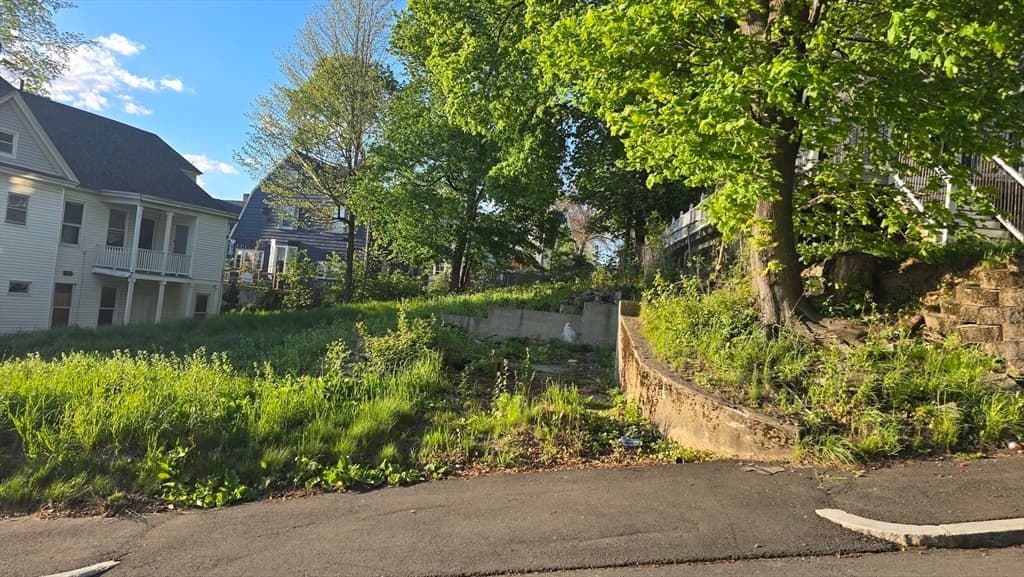 15 Forestdale Rd, Worcester MA 01604 photo 3