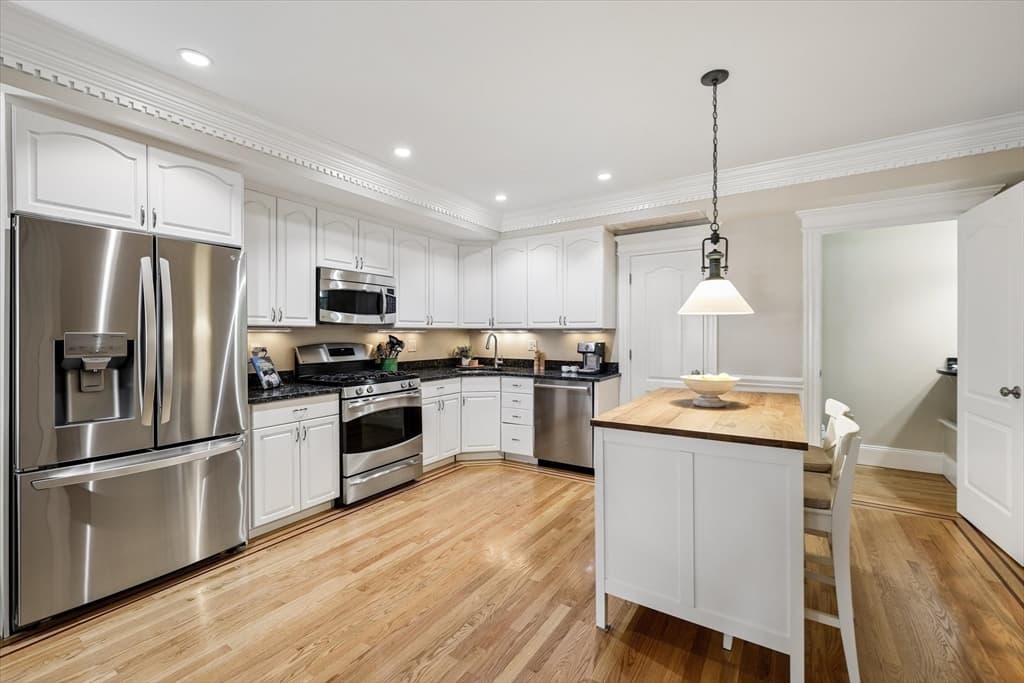 578 E Broadway # 1, Boston MA 02127