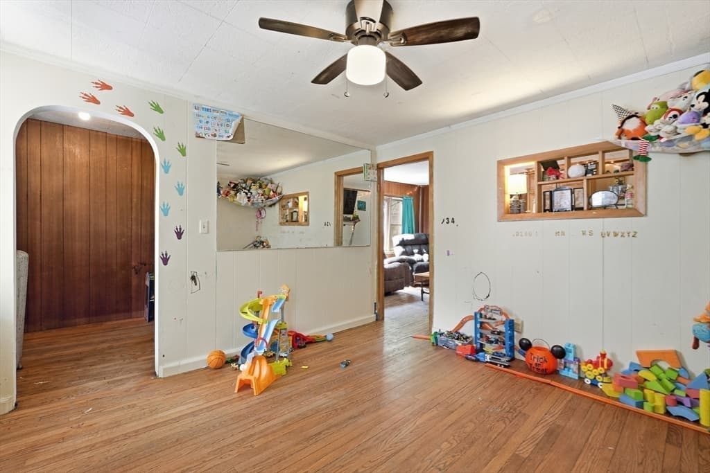 57 Adam St, Pittsfield MA 01201 photo 2
