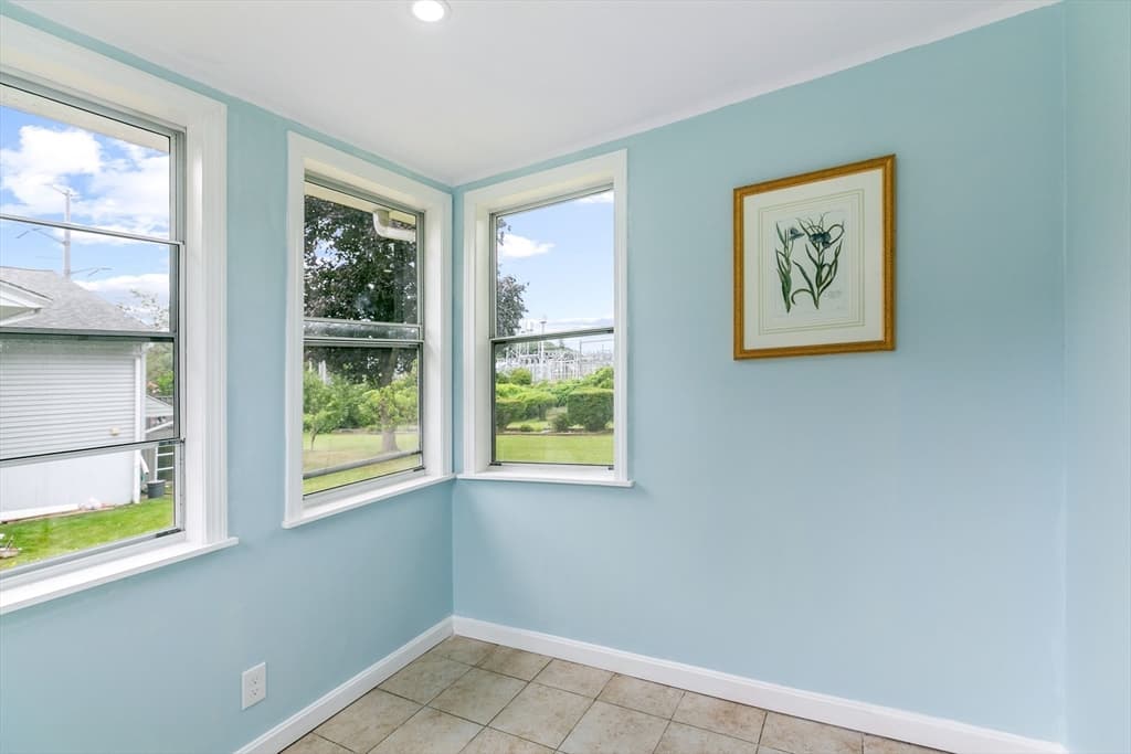 Single Family Residence at 12 Casavan Ave, Shrewsbury MA 01545, Shrewsbury, photo 4 of 25