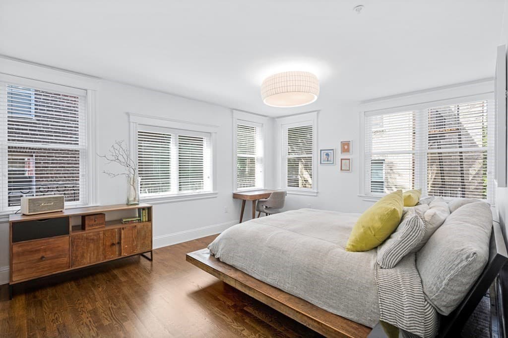 Condominium at 290 North St # 2, Boston MA 02113, photo 13 of 22
