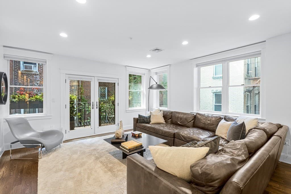 Condominium at 290 North St # 2, Boston MA 02113, photo 5 of 22