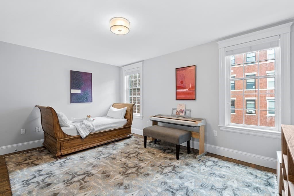 Condominium at 290 North St # 2, Boston MA 02113, photo 18 of 22