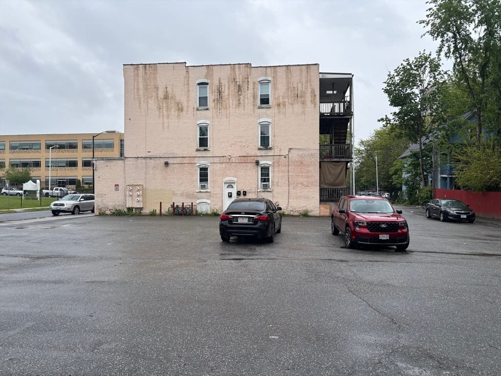 438-442 Chestnut St, Springfield MA 01107 photo 7
