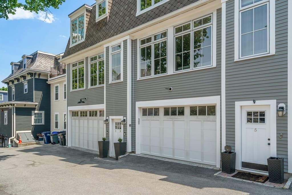 Condominium at 145 Stoughton St # 4, Boston MA 02125, photo 17 of 18