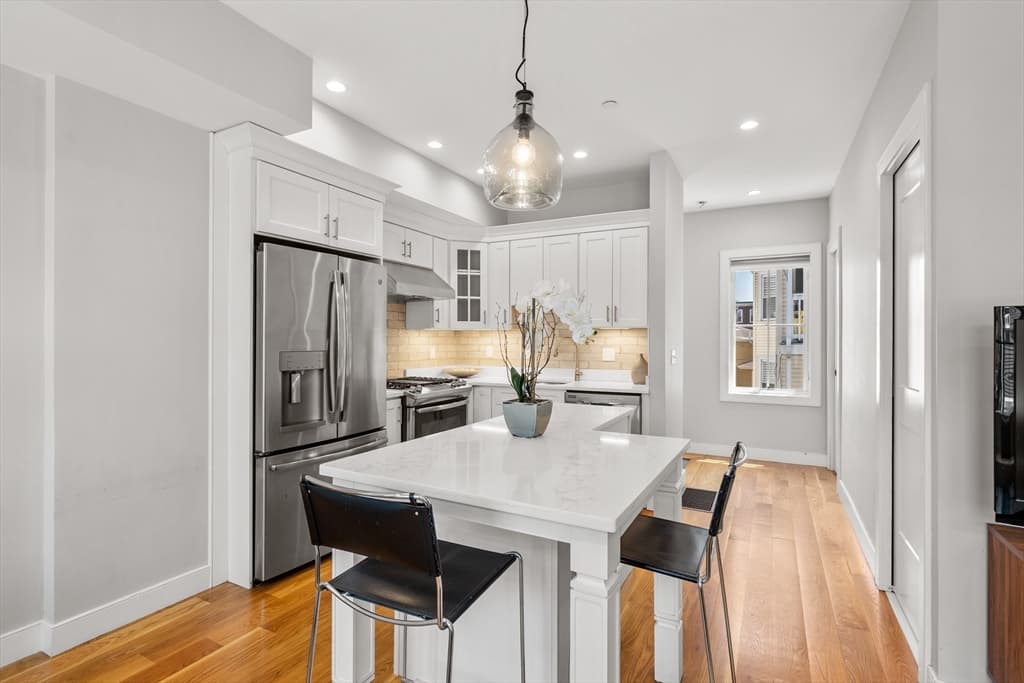 Condominium at 145 Stoughton St # 4, Boston MA 02125, photo 7 of 18