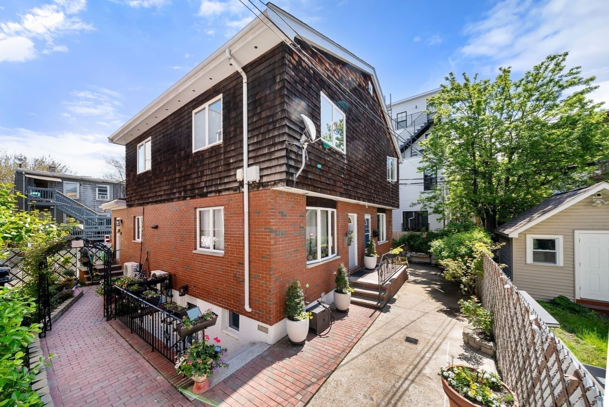Single Family Residence at 3 London Court, Boston MA 02128, photo 3 of 33