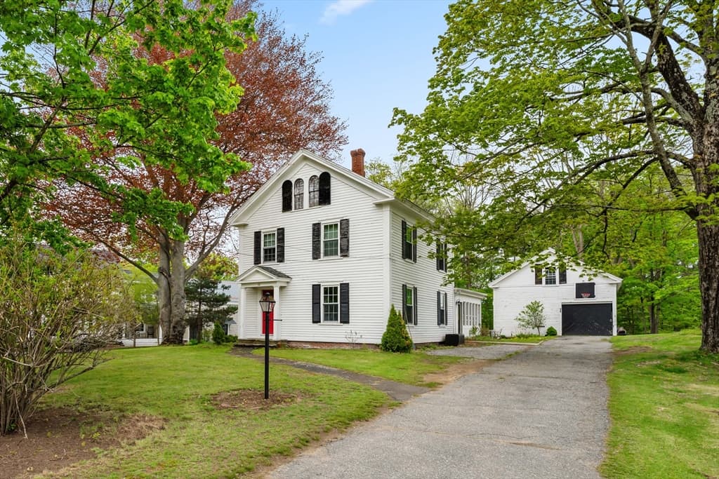 Single Family Residence at 10 Maple, Sturbridge MA 01566, Sturbridge, photo 2 of 40
