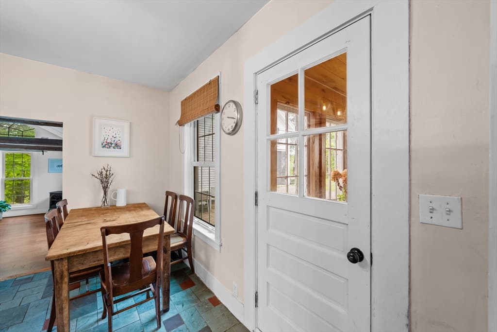 Single Family Residence at 10 Maple, Sturbridge MA 01566, Sturbridge, photo 17 of 40