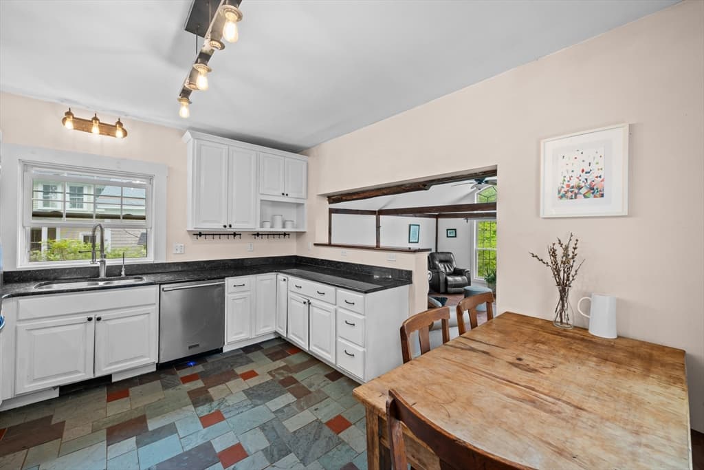 Single Family Residence at 10 Maple, Sturbridge MA 01566, Sturbridge, photo 16 of 40