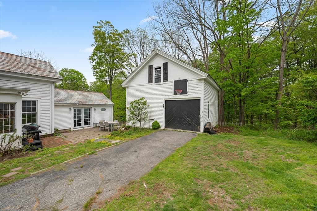 Single Family Residence at 10 Maple, Sturbridge MA 01566, Sturbridge, photo 36 of 40