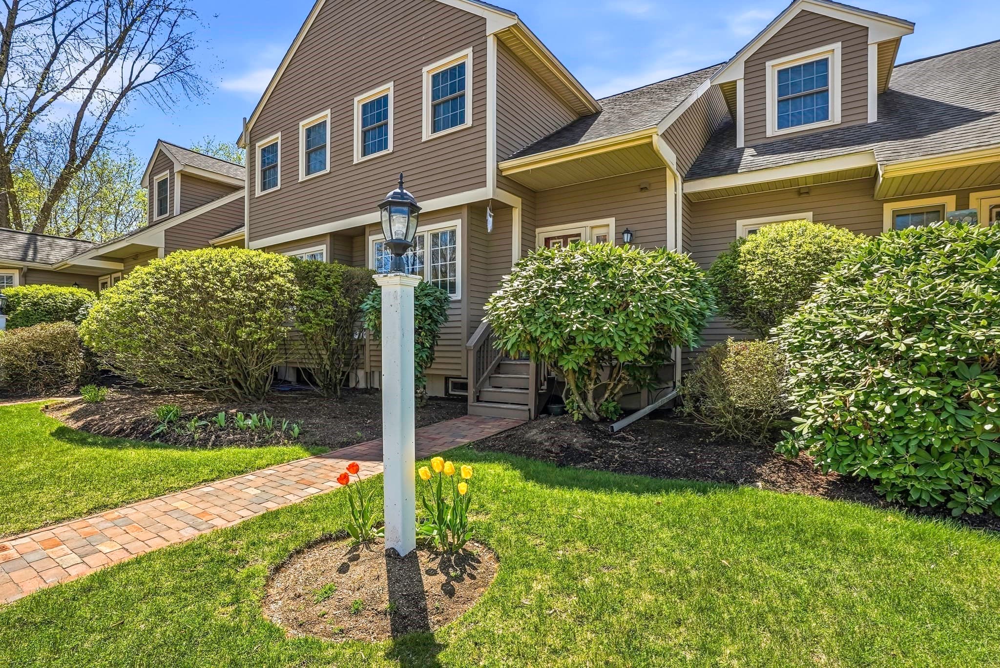 15 Doyle Ln # 15, Hopkinton MA 01748