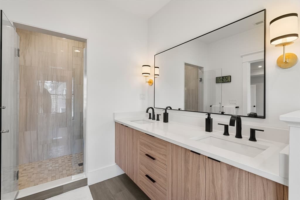 165 River St # 2, Waltham MA 02453 photo 24
