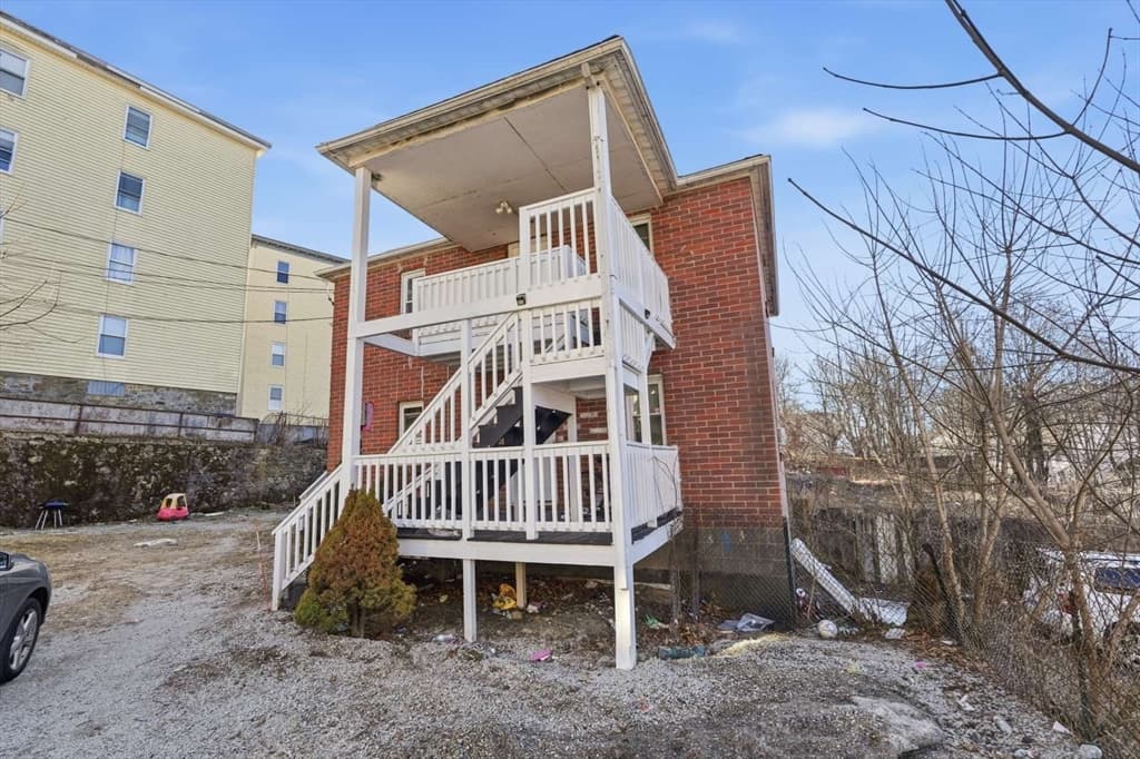 98 Cross St, Southbridge MA 01550 photo 6