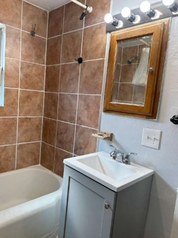 98 Cross St, Southbridge MA 01550 photo 12