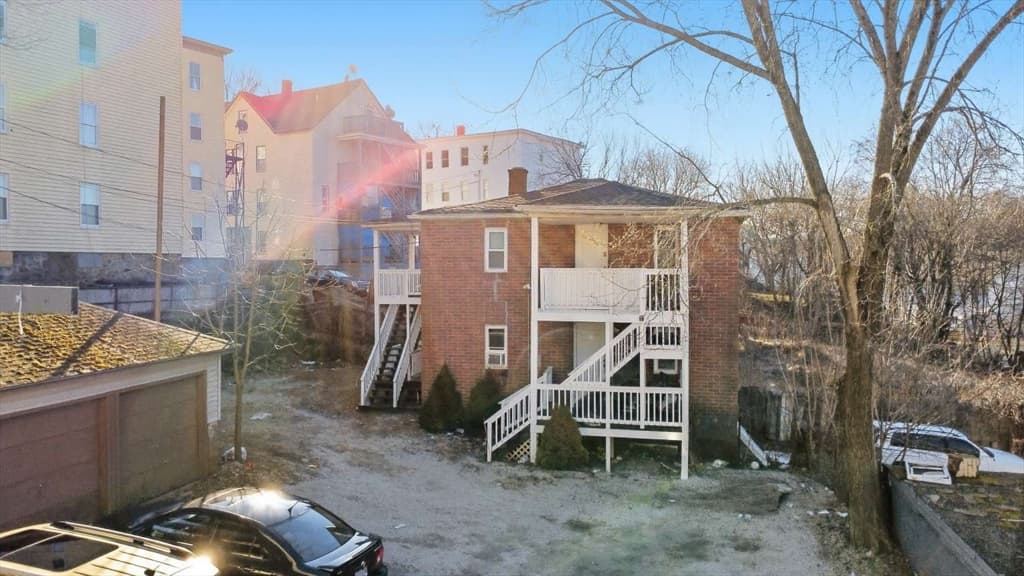 98 Cross St, Southbridge MA 01550 photo 3
