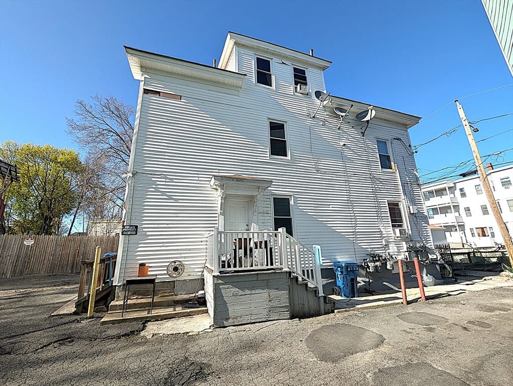 3 Family at 4-6 Chelmsford St, Lawrence MA 01841, Lawrence, photo 6 of 42