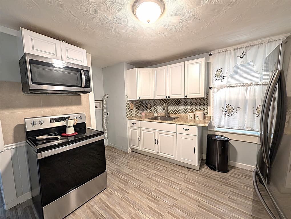 3 Family at 4-6 Chelmsford St, Lawrence MA 01841, Lawrence, photo 13 of 42