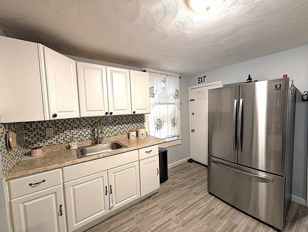 3 Family at 4-6 Chelmsford St, Lawrence MA 01841, Lawrence, photo 11 of 42