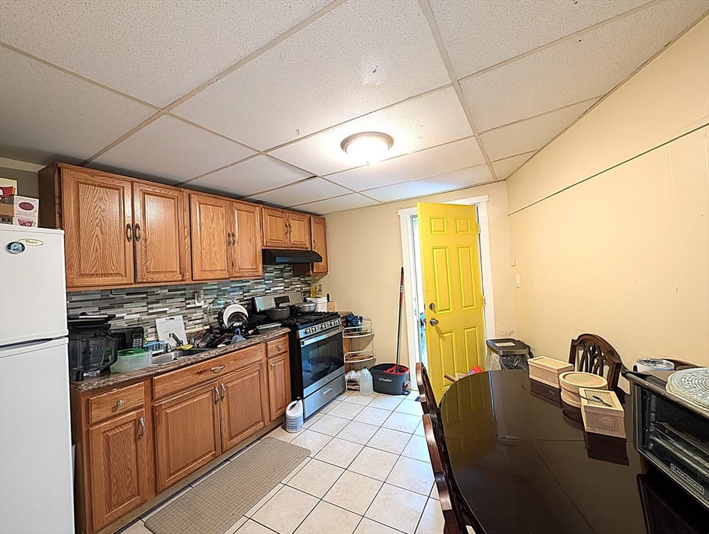3 Family at 4-6 Chelmsford St, Lawrence MA 01841, Lawrence, photo 31 of 42