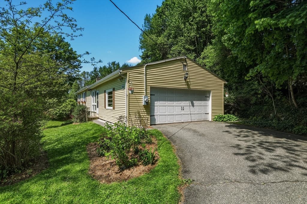Single Family Residence at 16 Saybrook Cir, South Hadley MA 01075, photo 22 of 32