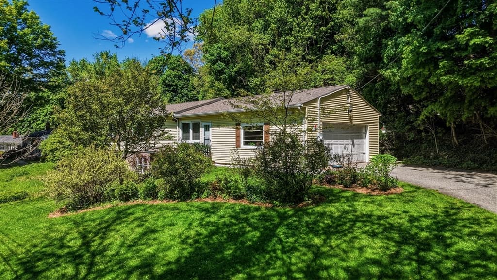 Single Family Residence at 16 Saybrook Cir, South Hadley MA 01075, photo 21 of 32