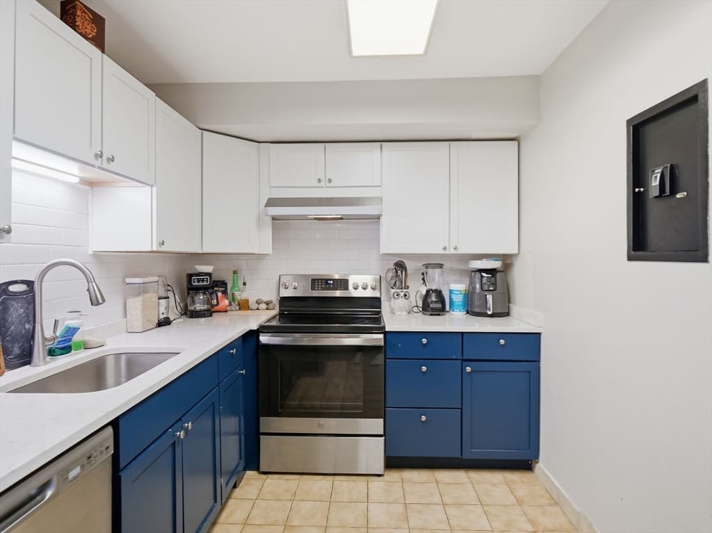 Condominium at 510 Revere Beach Blvd # 1004, Revere MA 02151, photo 6 of 38