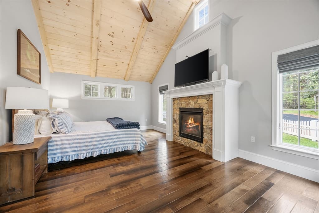 Single Family Residence at 908 Main Street, Norwell MA 02061, photo 11 of 42