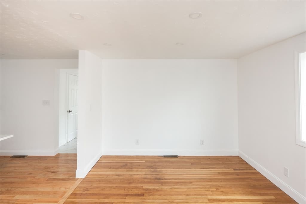 Single Family Residence at 155 Southbridge Road, Oxford MA 01537, photo 26 of 42