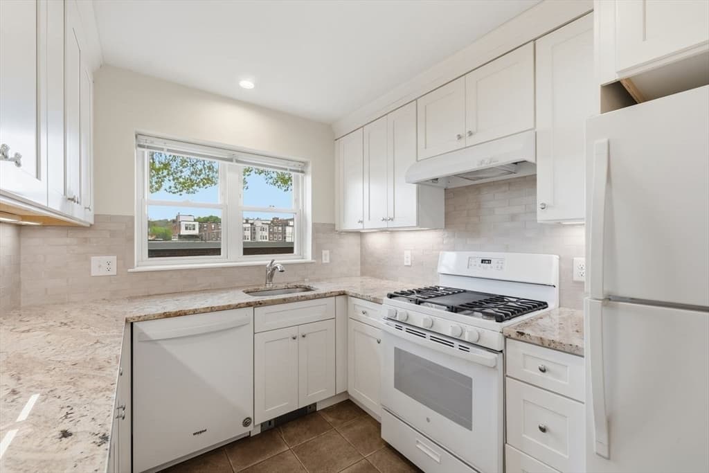 19 Alton Court # 2, Brookline MA 02446 photo 3