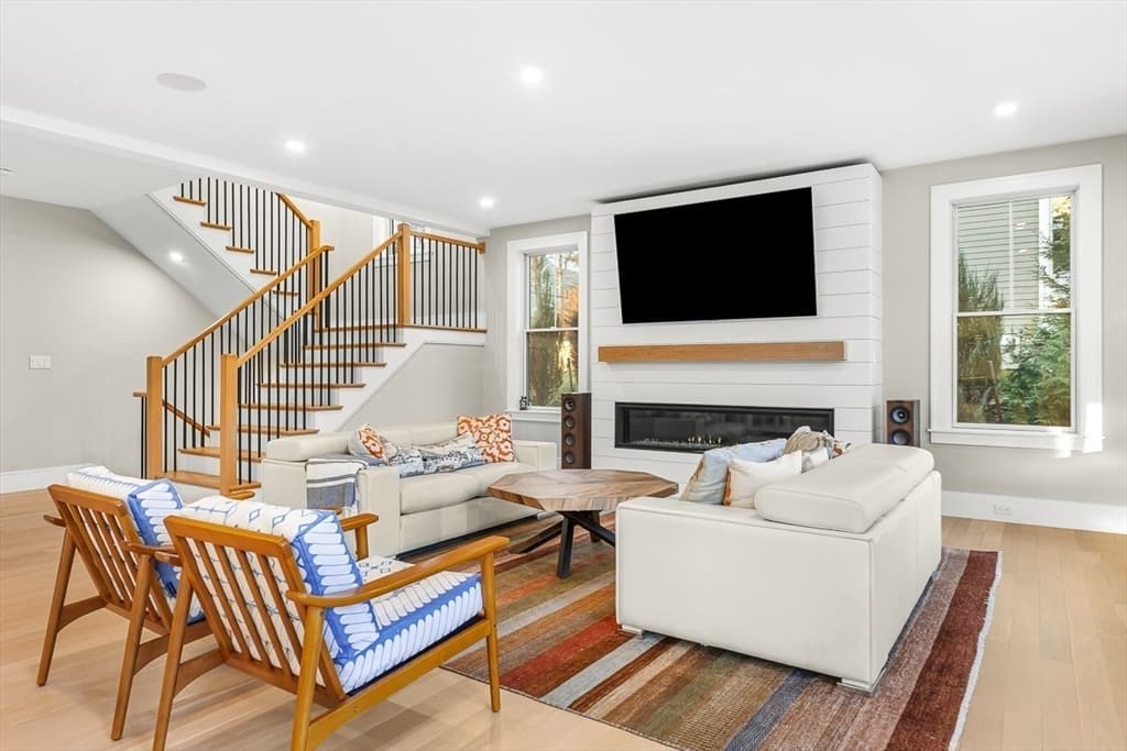 Single Family Residence at 5 Skyview Rd, Lexington MA 02420, Lexington, photo 12 of 32