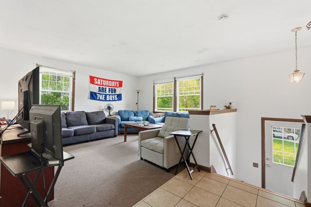 390 State St, Amherst MA 01002 photo 8
