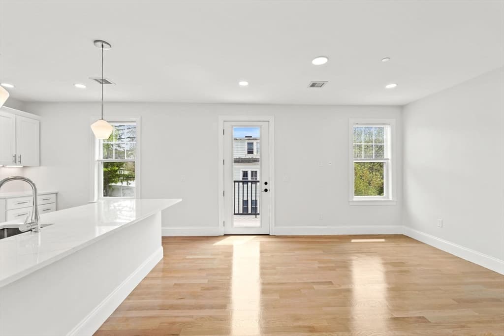 4 Wakefield Ave # 4, Wakefield MA 01880 photo 7