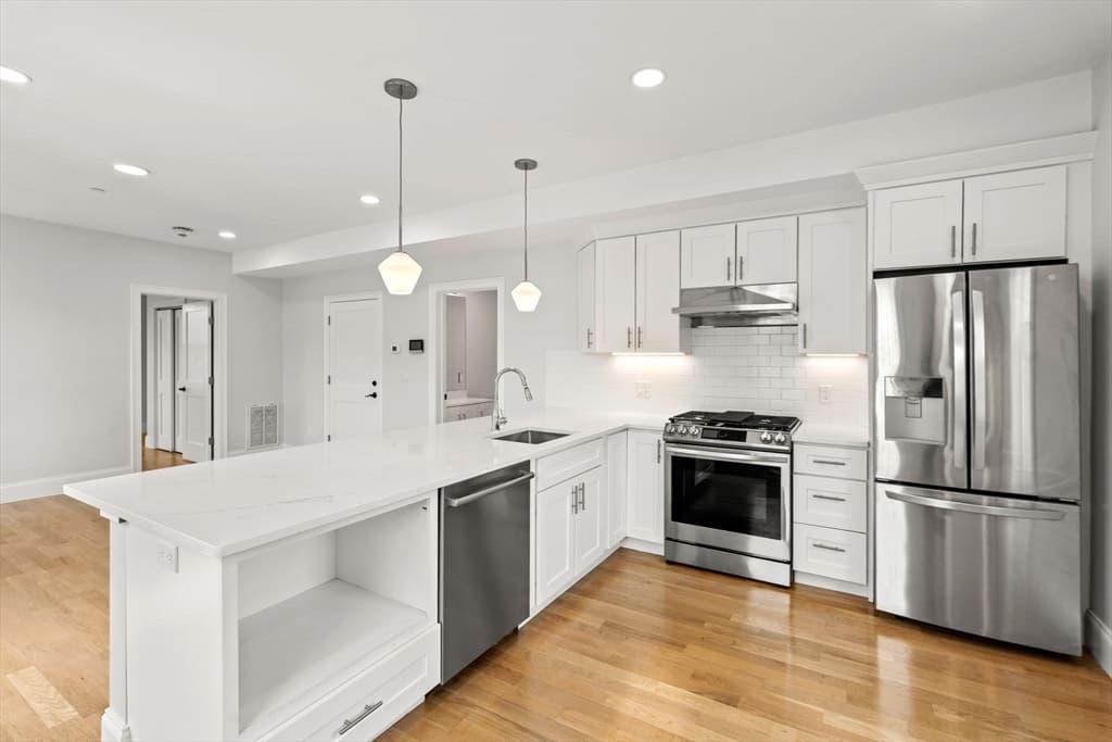 4 Wakefield Ave # 4, Wakefield MA 01880 photo 10